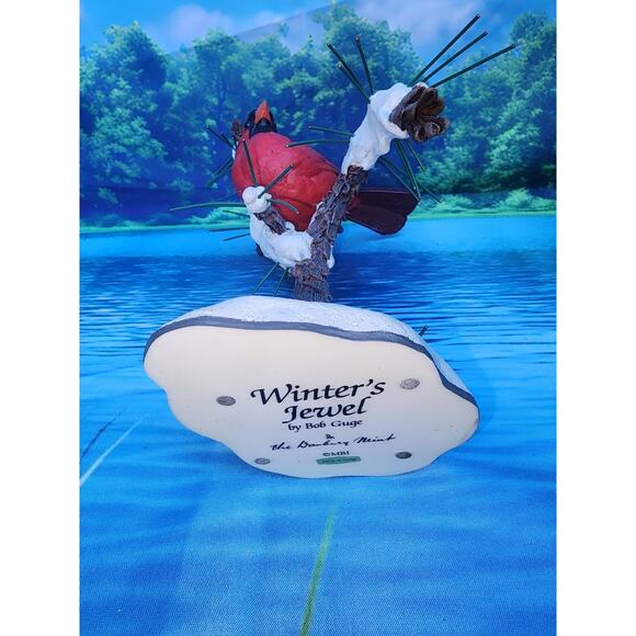 The Danbury Mint - "Winter's Jewel " by Bob Guge - Red Cardinal In Snow Figurine - Picture 3 of 3